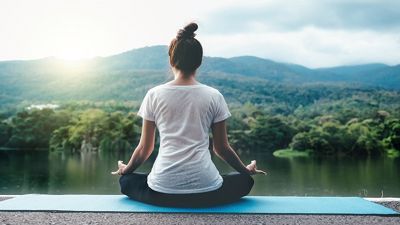 Bài tập yoga tốt cho tử cung và thảo dược giúp phòng ngừa bệnh phụ khoa hiệu quả